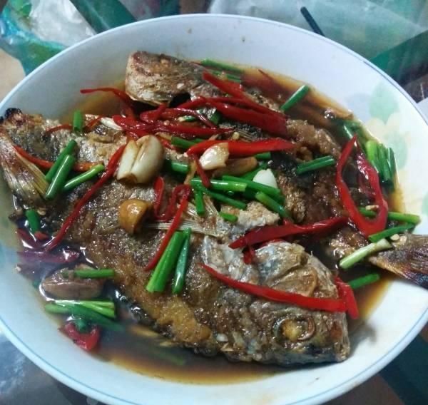 白费劲|煎鱼时,不要放油后就着急下锅多加“这一步”,不破皮,不粘锅