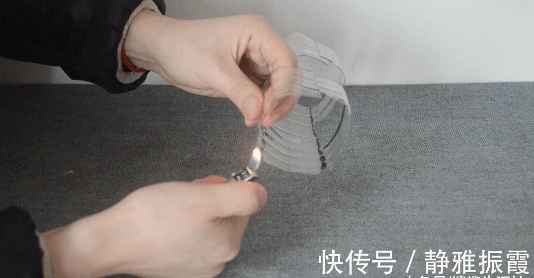 才知道窗帘旁放个塑料瓶的好处, 真是太实用了, 家家户户都用得到