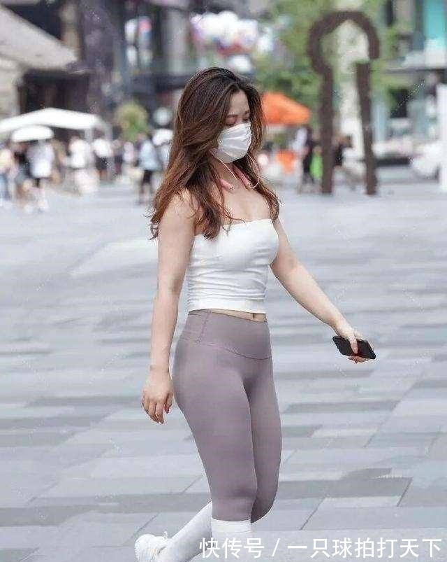 造型 瑜伽裤才是穿搭主角,让造型显得低调耐看,显得大气!