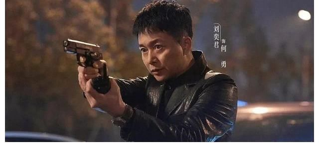 穷凶极恶|《扫黑风暴》：都在关注张艺兴？我却偏爱“穷凶极恶”的孙红雷