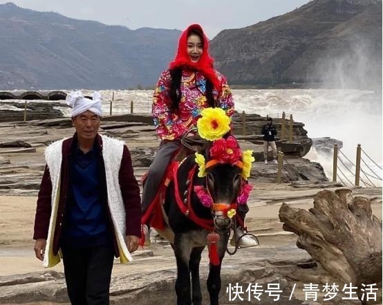 《奔跑吧9》陣容強(qiáng)大宋祖兒變村姑!baby小紅帽造型驚艷