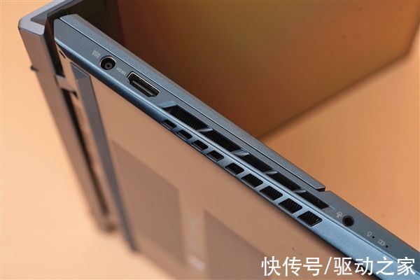 扇叶|华硕顶级灵耀X双屏Pro图赏：双4K、酷睿i9＋RTX3080