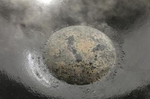 喜欢吃豆制品的小伙伴有口福了，这道菜皮薄馅大，解馋好吃