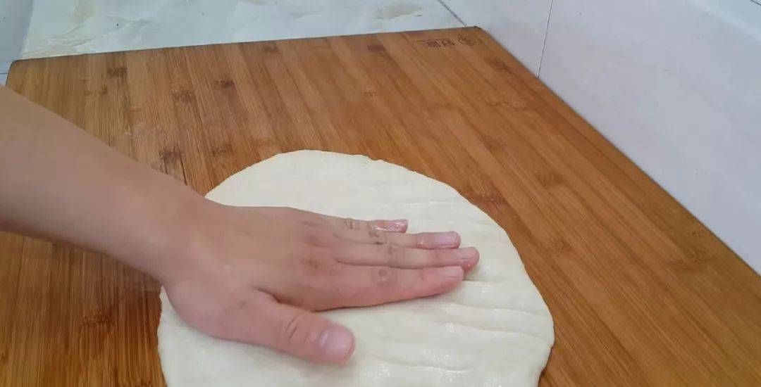 鸡蛋|吃早餐蛋糕的新方法,淋上蛋液,比手抓蛋糕简单,比鸡蛋灌饼好