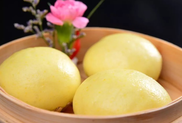 常吃粗粮馒头好处多教你4个妙招分辨染色馒头，买到正宗又好吃