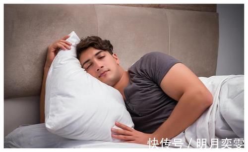 生姜|失眠越来越严重?提醒:晚餐时,这4物若忌口,或能让你倒头就睡