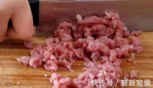 炒肉时,学会了这3个技巧,不管炒啥肉都香,鲜嫩入味超过瘾!