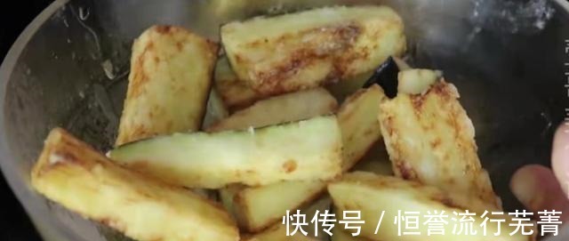 茄子加豆角学会这样做，给肉都不换，营养下饭又解馋，上桌就扫光！