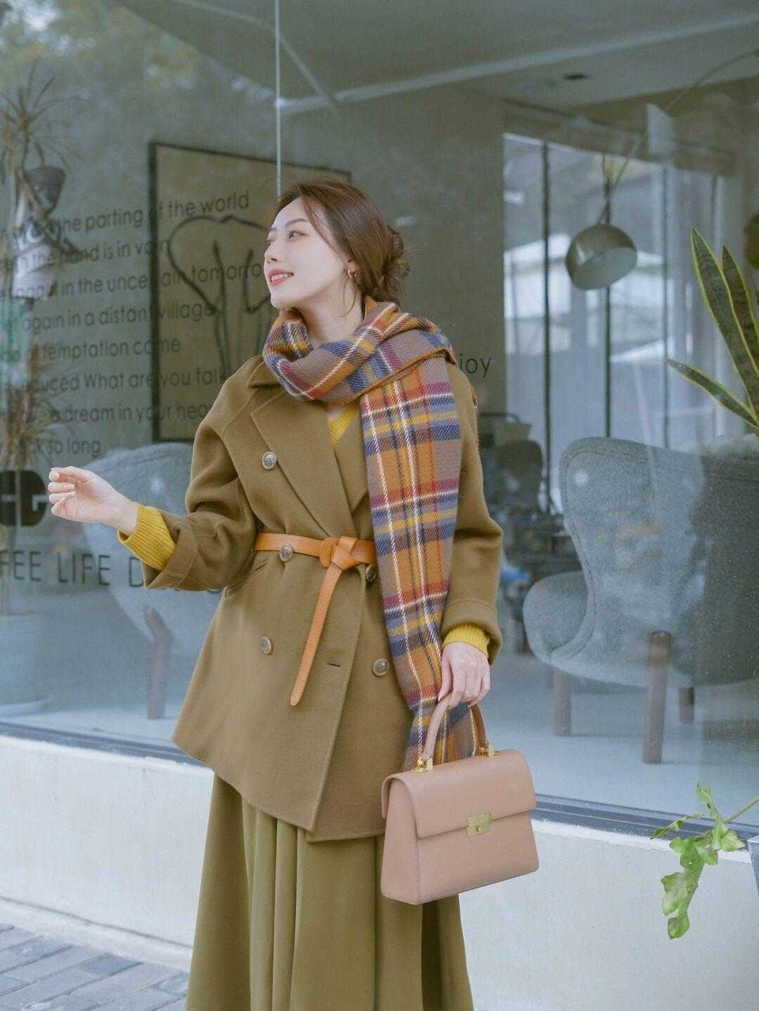 半裙 天变冷了,怎么穿裙子还那么保暖?温暖又显瘦