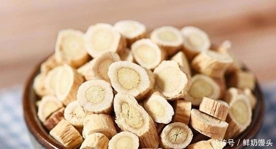 脾虚泄泻|黄芪和它“天生一对”,经常泡水喝,排毒养肝,血栓悄悄溜走