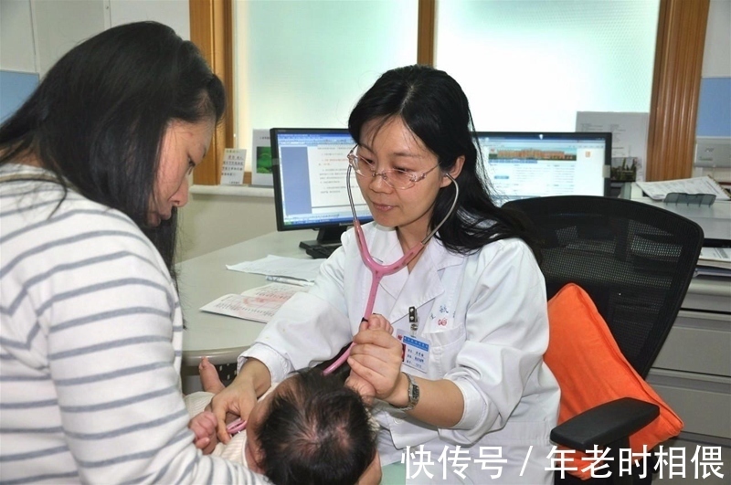 养娃|9月大宝宝因吃错辅食入院,医生无奈养娃不能大意,别乱喂辅食