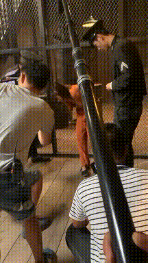 |搞笑GIF趣图:大姐这嘴唇,真的说不出的性感呢