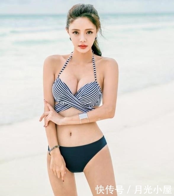 比基尼|比基尼泳衣小姐姐,彰显简约帅气的姿态,展现美女靓丽的身姿