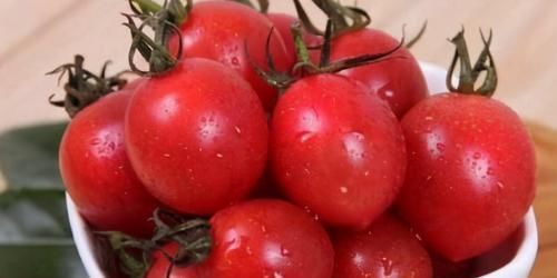  女性不想大肚子鼓鼓，不妨多吃以下食物，清肠排毒，润肠通便！