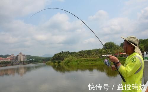 尼龙线|蚯蚓钓鱼的三种挂钩方法,针对不同鱼情你真的用对了吗?