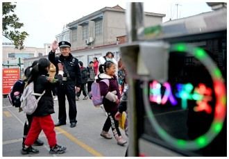 基层|民警老赵回村记