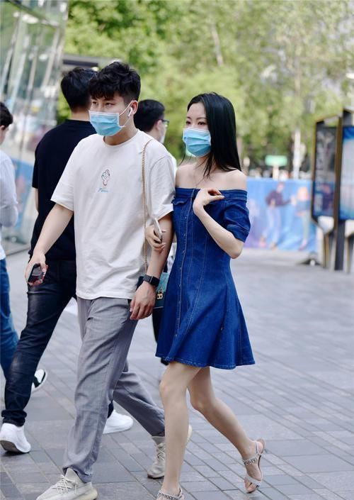 细高跟|连衣裙选择长款还是短款？修身还是宽松？看一下时尚姑娘如何穿搭