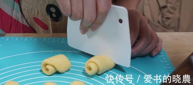 做法|蜂蜜小面包,不仅口感好,做法也简单,而且一口气还做了不同造型!