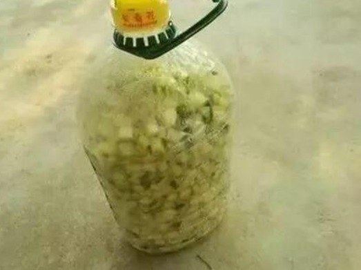 3种“水果皮”，不仅能吃，还能当肥料，养啥花都能“爆盆”