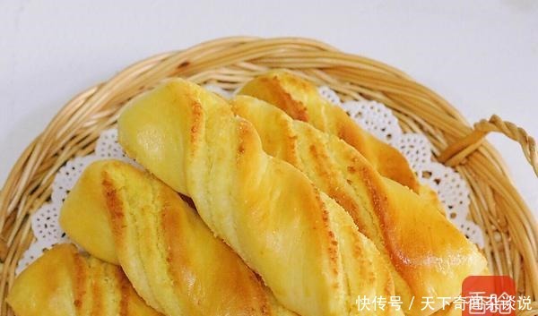 柔软到怀疑人生!一次成功的椰蓉奶棒面包,学会了不用去面包店买