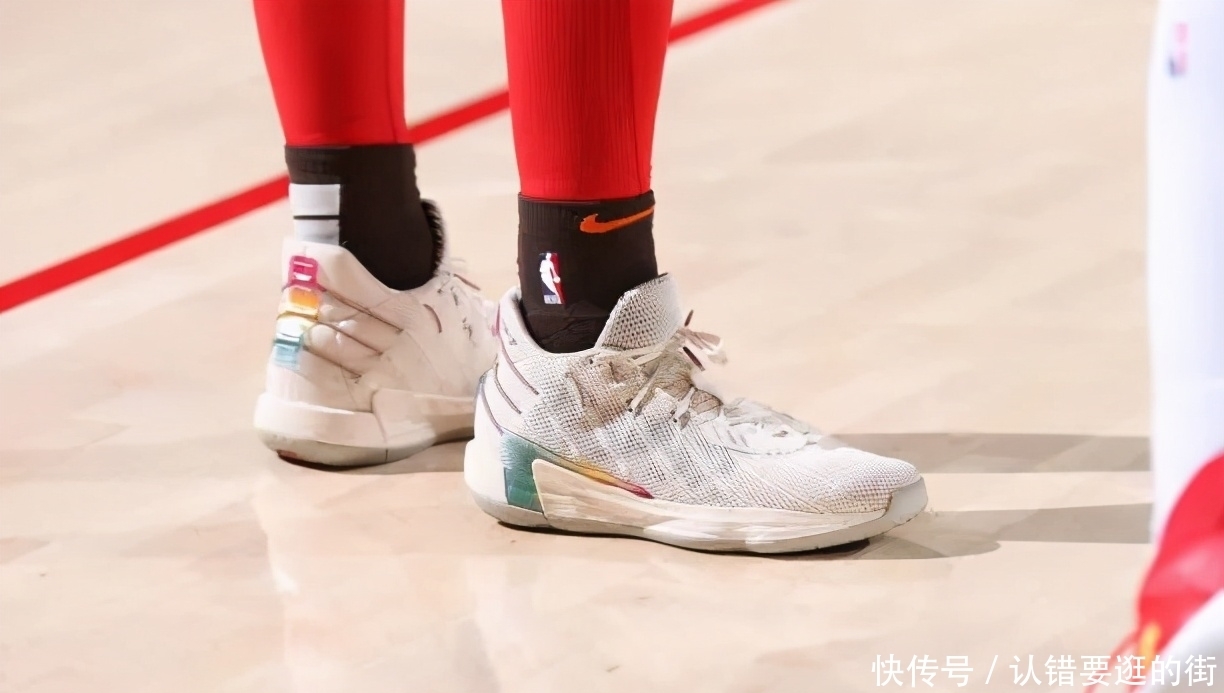 NBA球员上脚:莫兰特穿Kobe1,3大国产品牌球鞋都有