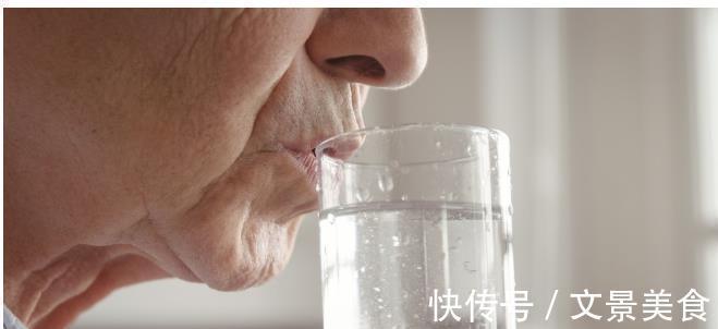 痛风|高血压、高血糖、高血脂、高尿酸不能吃啥?50岁以后应人手一份!