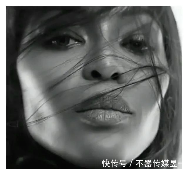 超模黑珍珠拍摄YSL全球大片,表现力太棒了