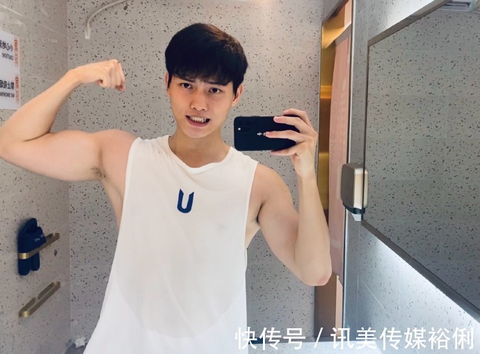 小哥|鼻子高又挺的肌肉小哥，最近练的勤，纬度真的又大很多！