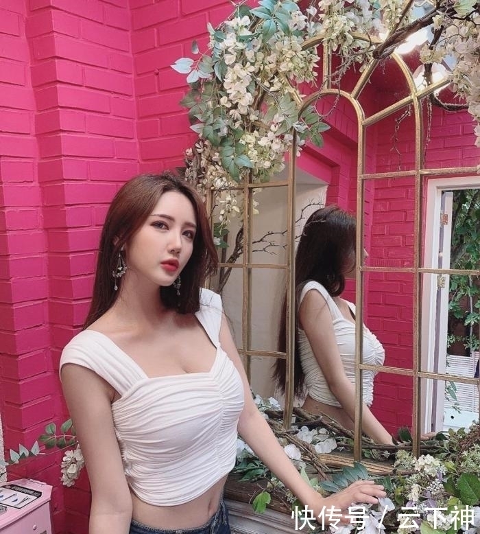 看不腻的牛仔裤,让小姐姐们变身时尚“性感女神”