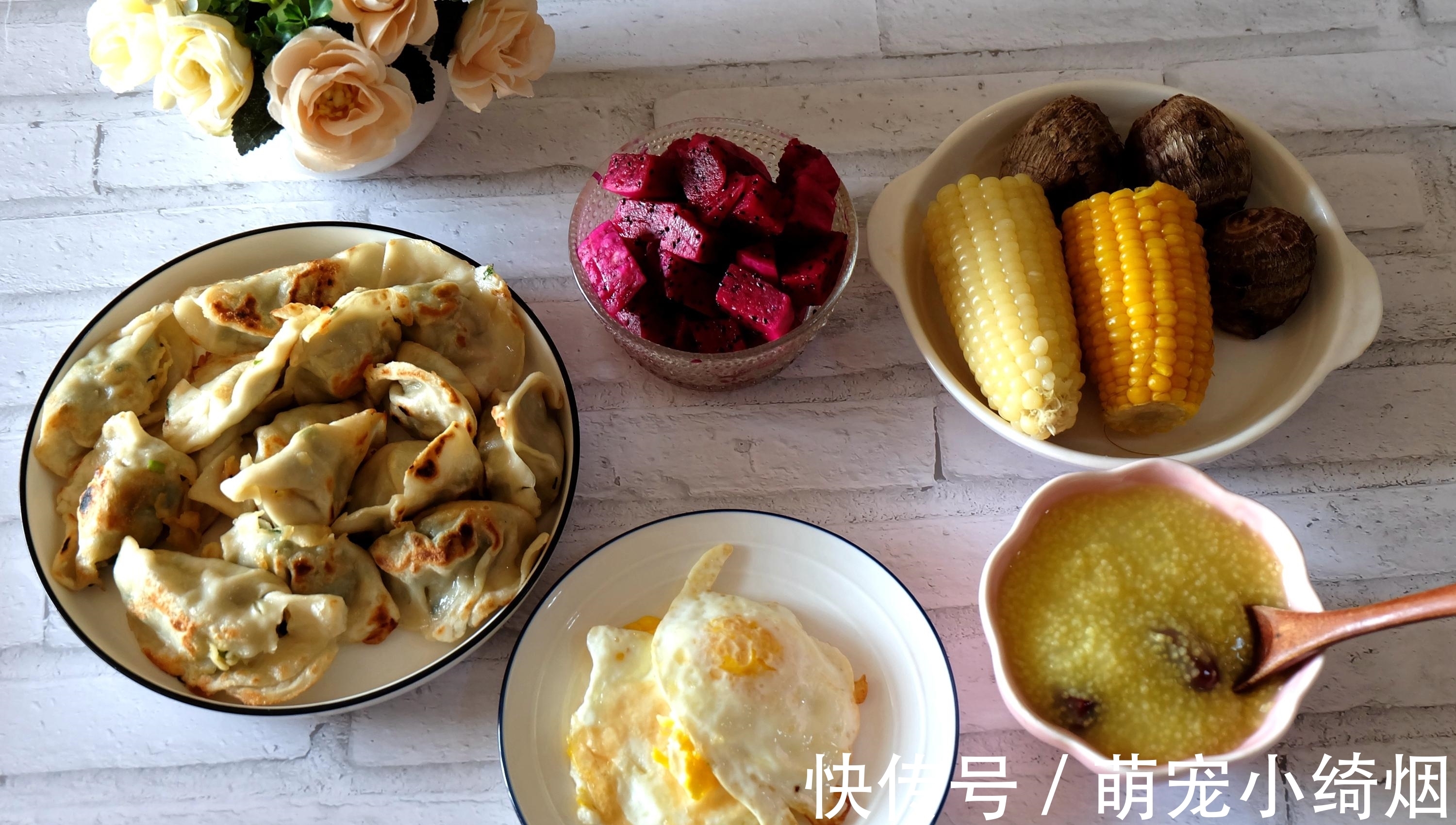 小学生假期早餐晒一晒,勤快妈妈换着花样做早餐,厨房神器用处大