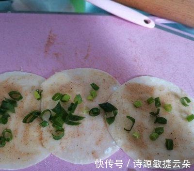 gt|饺子皮葱油饼教程,百吃不腻!