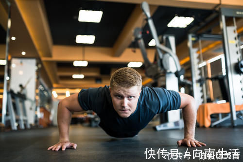 检验|检验自己是不是真男人，做俯卧撑就够了！你能做多少个？