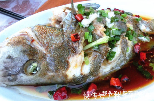 深海鱼|“人未老,腿已老”,膝盖老化,常吃“3物”,补钙比钙片强10倍