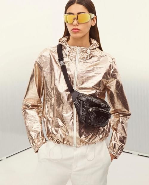 做“平平无奇”的时装，究竟有多难？