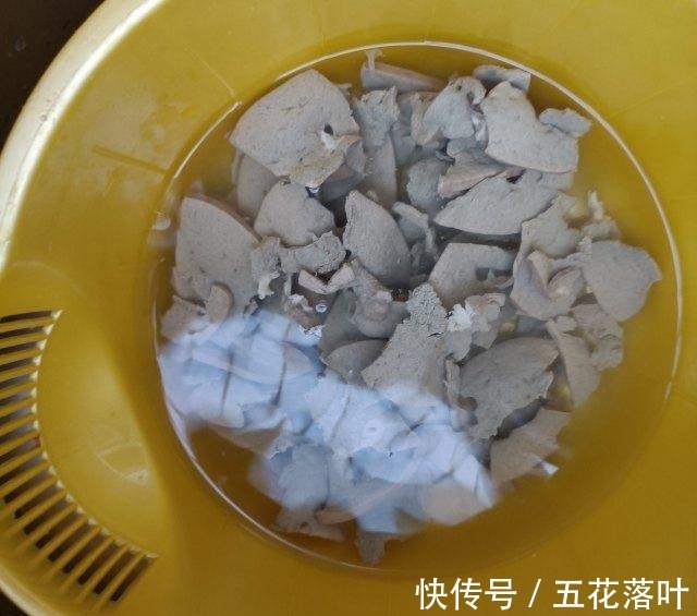 红油|红油猪肝面，香辣过瘾，顺滑爽口！