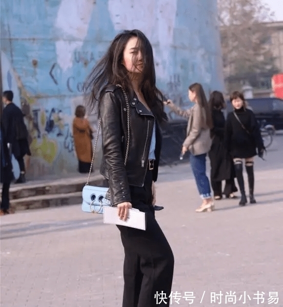 穿搭 螓首蛾眉,巧笑嫣然,黑色机车皮衣配七分裤的穿搭,彰显个性