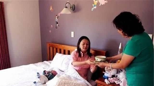 月子|“奶奶,天天来蹭饭不羞吗”,孙子的话让奶奶落泪,月子仇忘不了