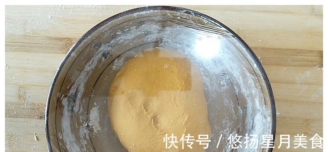 全家|南瓜的好吃做法，不用一滴水，蒸出的馒头蓬松柔软，全家人都爱吃！