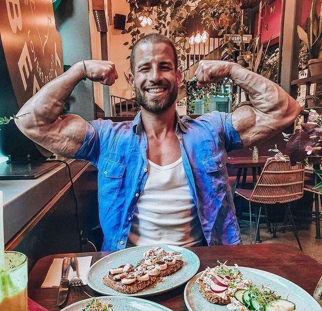 卢卡斯|他健身12年，从未使用任何补剂，肌肉状态堪比健美运动员