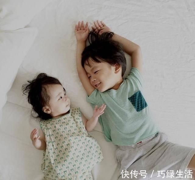 哥哥|叫你要妹妹！叫你要妹妹！4岁哥哥哄妹妹哄得生无可恋，宝妈笑翻