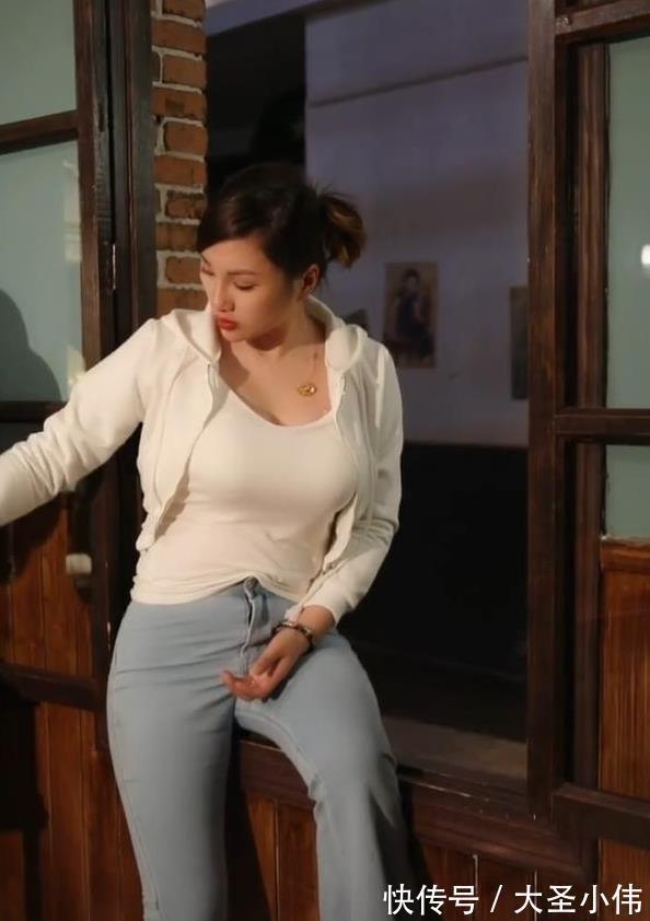 80后|美女街拍:80后最喜欢的类型,拥有一双美腿有多大的优势,各位心里应该清楚