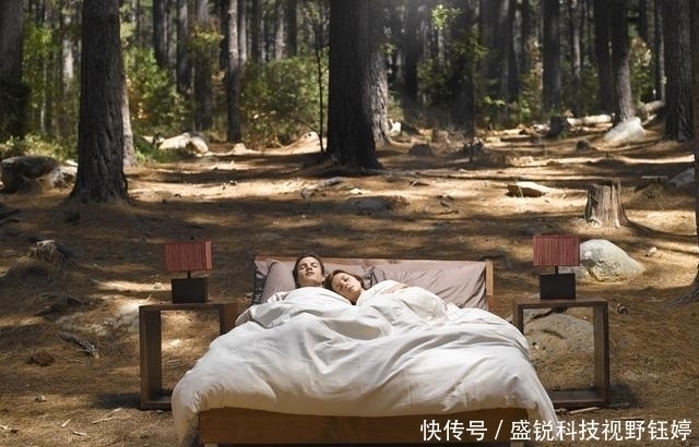 启蒙教育|“爸爸,你为啥压着妈妈”,高情商的父母,都会这样说