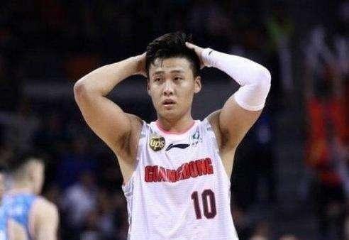 福建队|杜锋收获巨大喜讯,广东男篮强援回归,赵睿已返回东北
