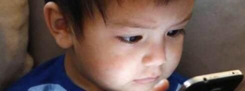 学习习惯|手机对孩子的危害到底有多大育儿专家给出的答案,令人毛骨悚然