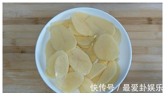 做法|土豆饼的简单做法,学会了再也不用买早餐了,咬一口满嘴留香