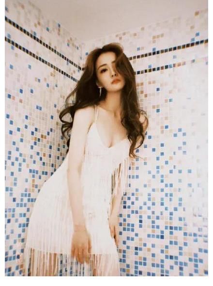 徐璐|漫画腿+小蛮腰,怪不得徐璐天天因为身材顶上热搜