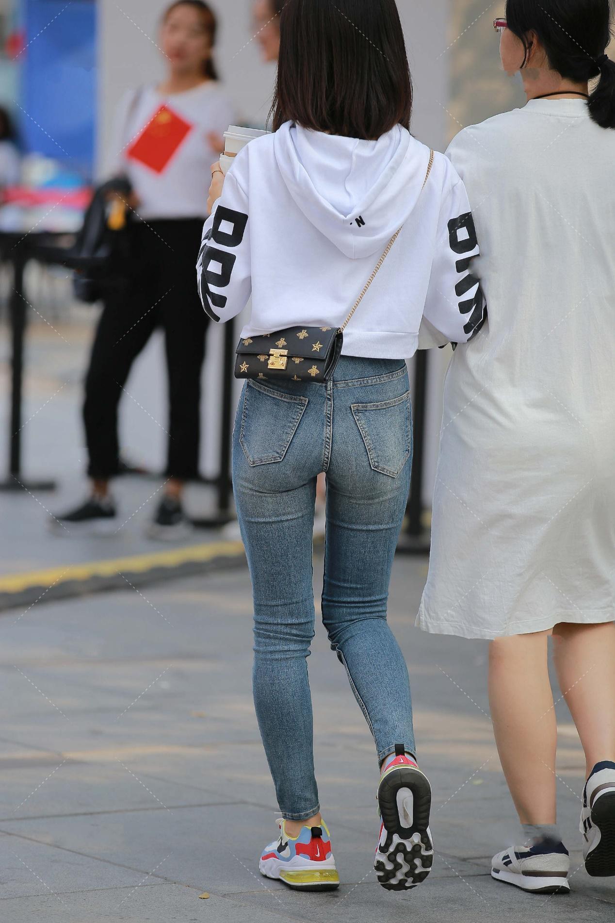 靓丽|经典黑白撞色卫衣, 穿出你的青春靓丽, 落落大方