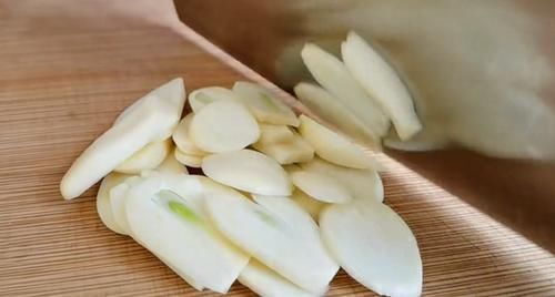 减脂汤|想减肥的朋友看过来:一日三餐这样吃,三天瘦四斤,想胖都难