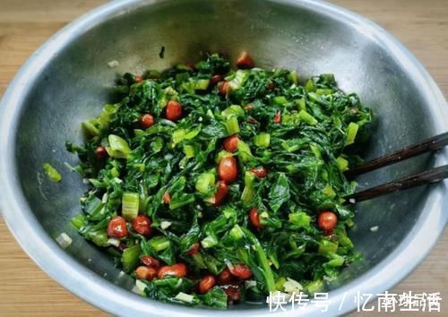 辣椒油|花生米和它是绝配,简单拌一拌,美味下饭,营养极高,不懂太可惜