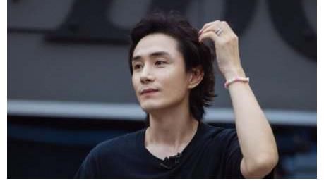 陈小春|《披荆斩棘的哥哥》：李承铉组再夺第一，为何张淇却陷入争议？